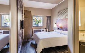 Hotel Ibis Cali Granada